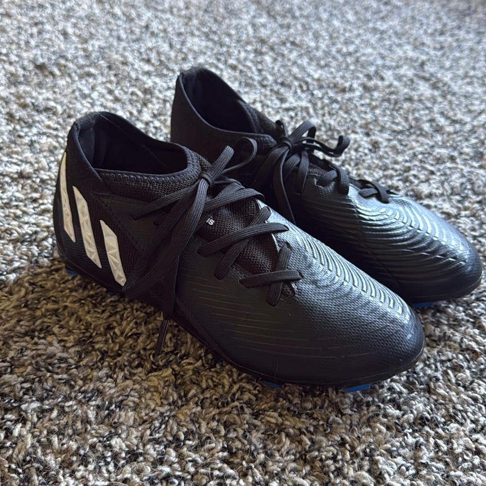 adidas Unisex Predator Edge.4 Flexible Ground Soccer Shoe - Kids Soccer Cleat